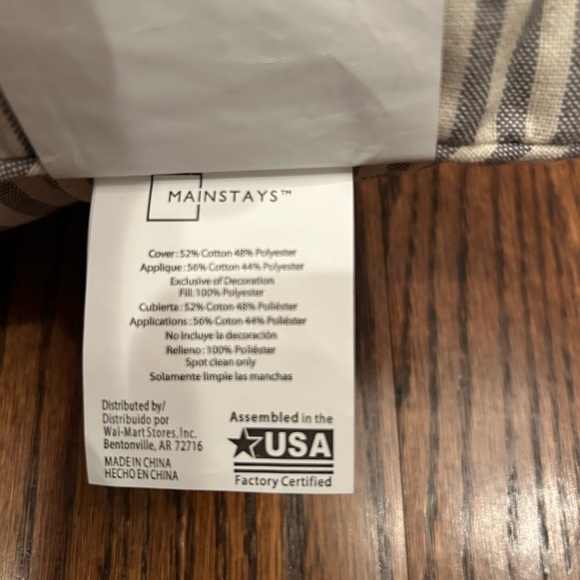 Throw pillow - Picture 5 of 5